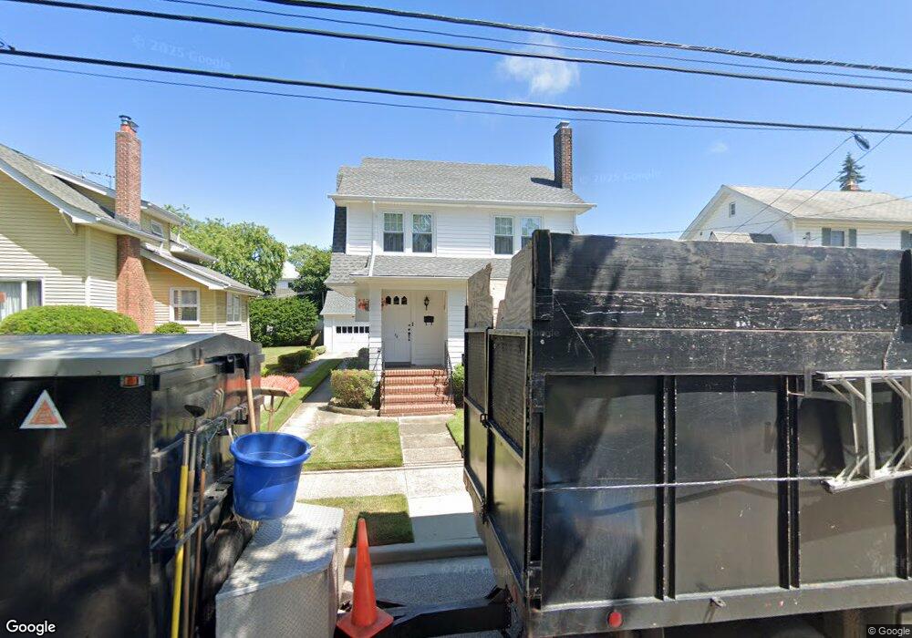 66 Woodlawn Ave, Valley Stream, NY 11581 - photo 1