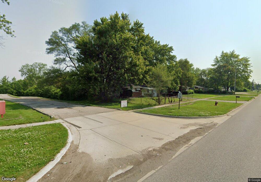 1372 W Coldwater Rd, Flint, MI 48505 - photo 1