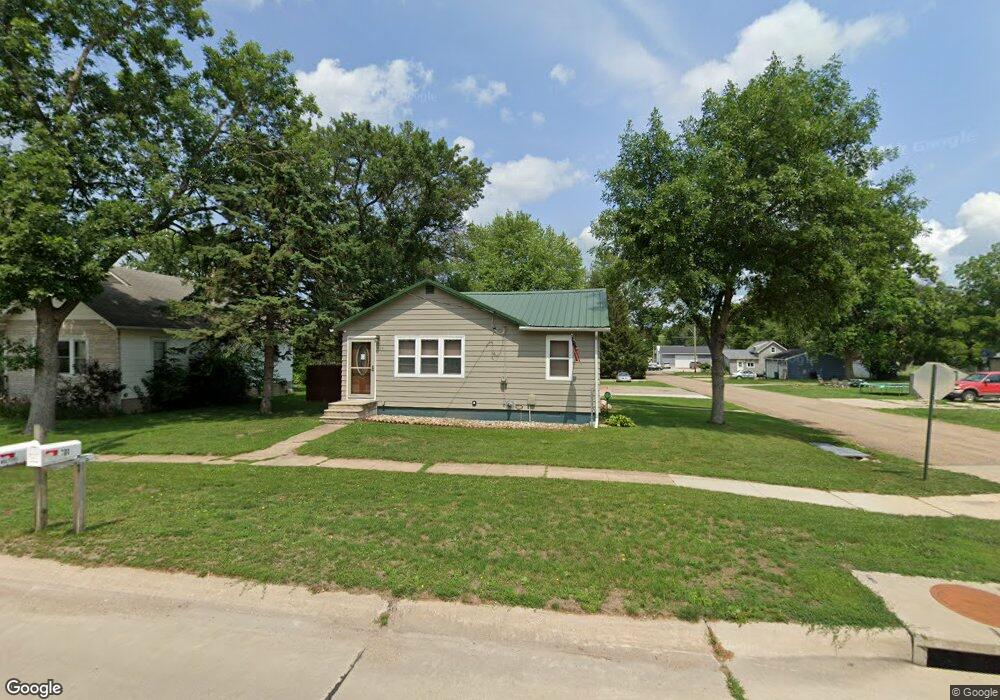 202 Main St, Center Point, IA 52213 - photo 1