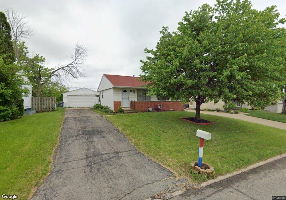 2916 Chapel Dr SW, Cedar Rapids, IA 52404 - photo 1