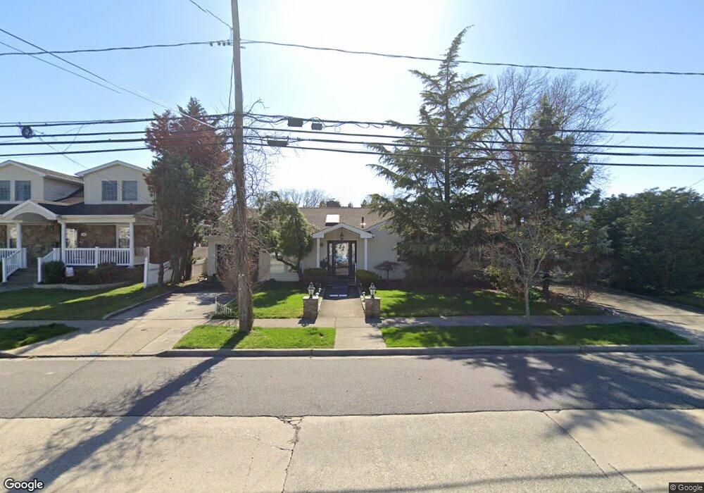 246 Wynsum Ave, Merrick, NY 11566 - photo 1