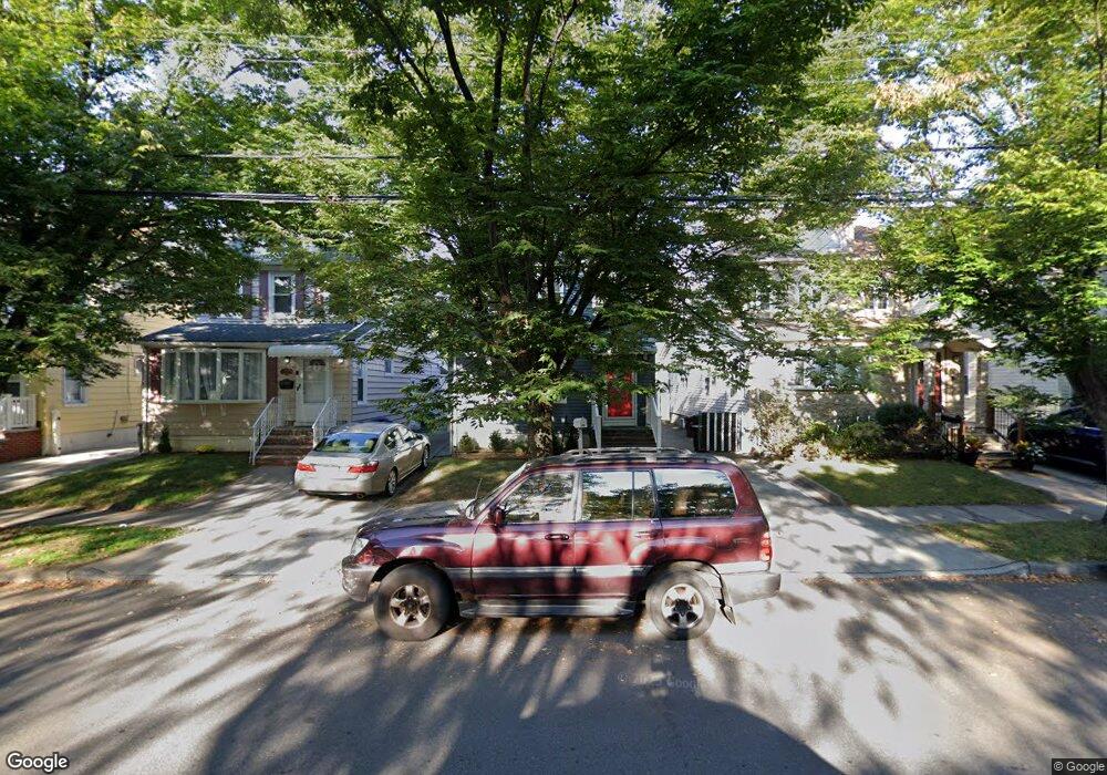 8922 Gettysburg St unit 2nd Fl, Bellerose, NY 11426 - photo 1