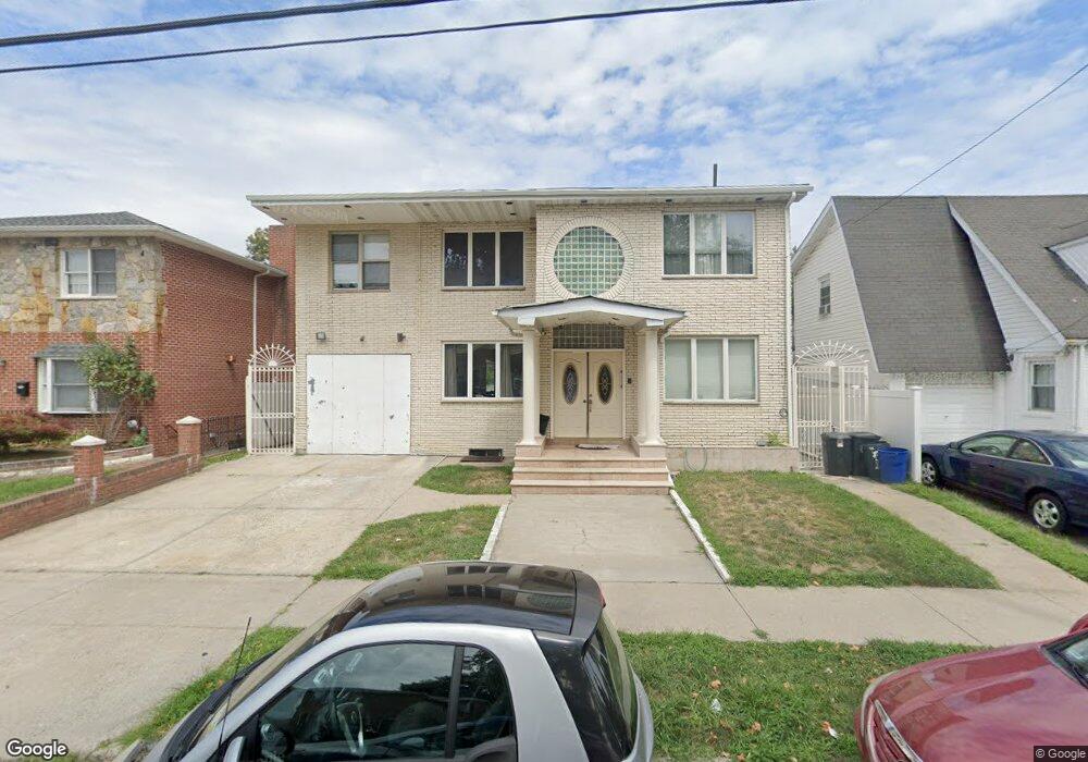 13865 63rd Ave, Flushing, NY 11367 - photo 1