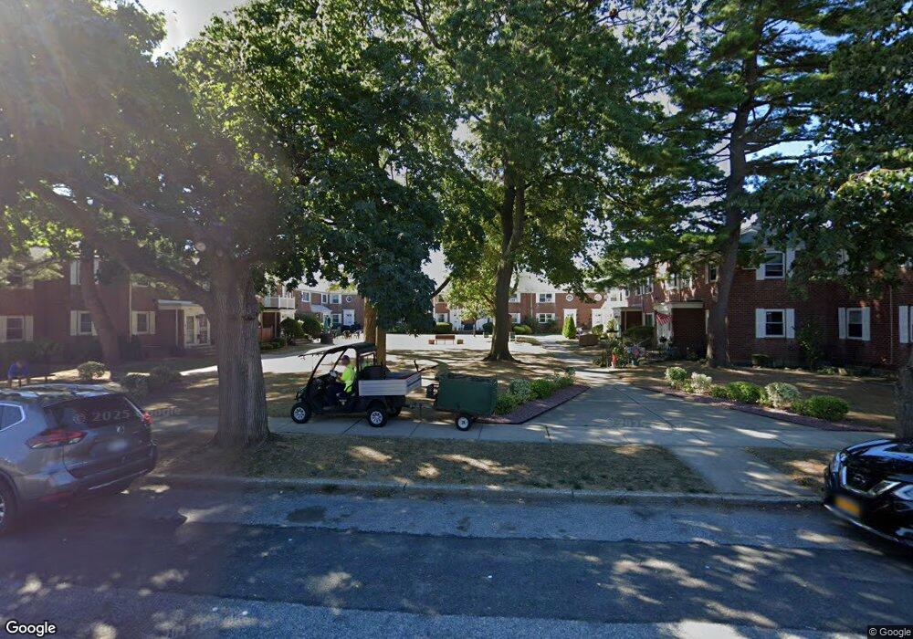 26126 Langston Ave unit 2nd fl, Glen Oaks, NY 11004 - photo 1