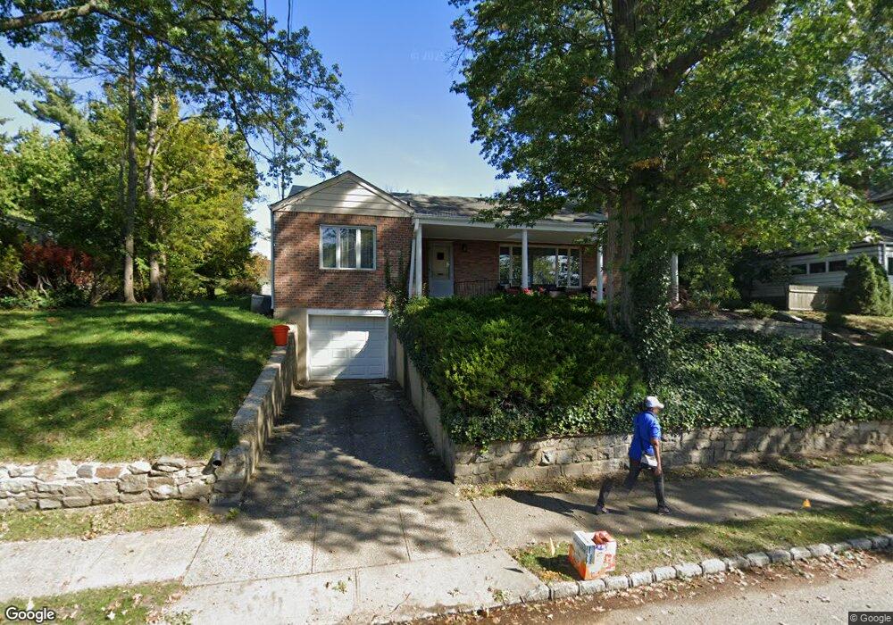 63 Hampshire Rd, Great Neck, NY 11023 - photo 1