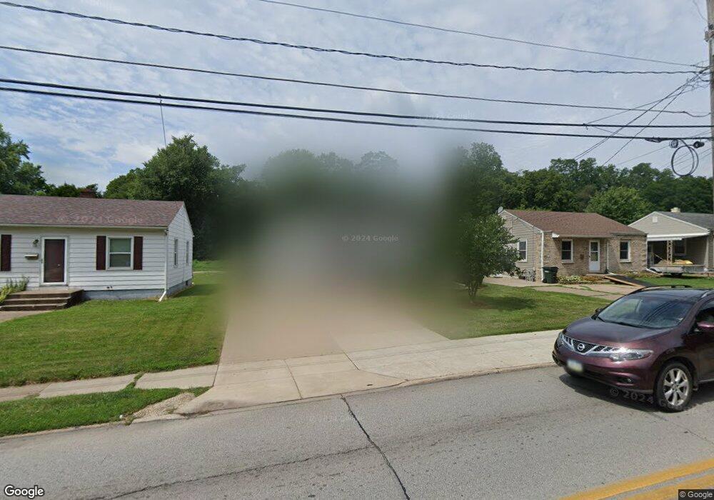 422 Waverly Rd, Davenport, IA 52804 - photo 1