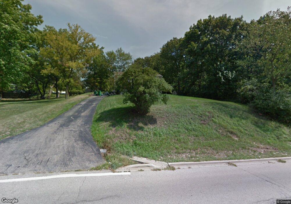 271 Skyline Dr, Carpentersville, IL 60110 - photo 1