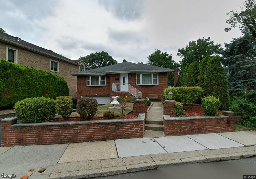 1290 Abbott Blvd, Fort Lee, NJ 07024 - photo 1