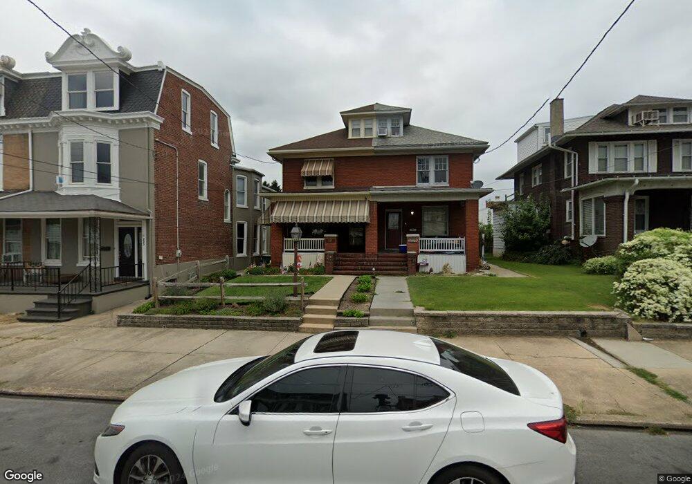 827 Locust St, Columbia, PA 17512 - photo 1