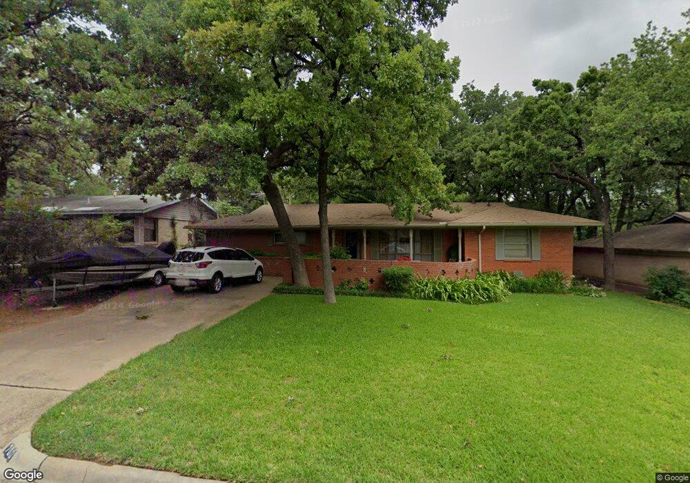 700 Briarwood Ln, Hurst, TX 76053 - photo 1