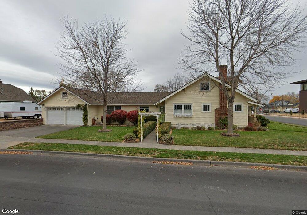 353 SW 9th St, Redmond, OR 97756 - photo 1