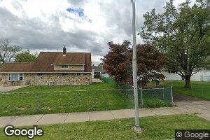 61 Azalea Ln, Levittown, PA 19055