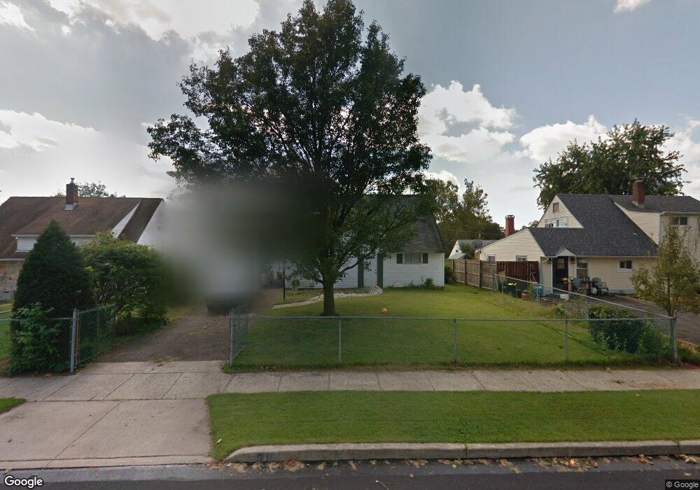 61 Azalea Ln, Levittown, PA 19055 - photo 1