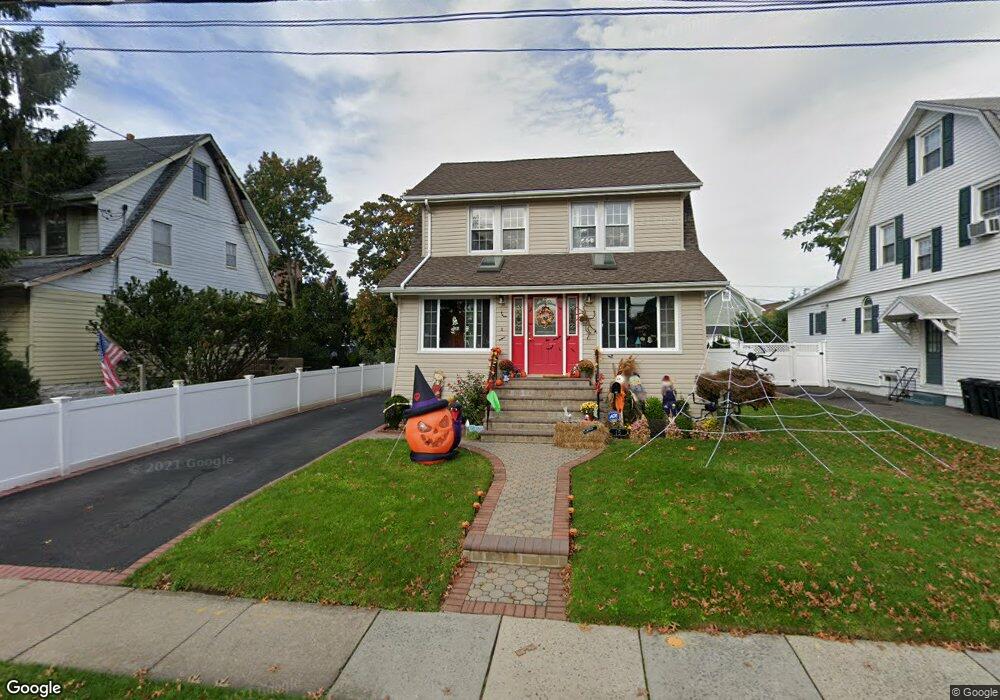 15 Leach St, Lynbrook, NY 11563 - photo 1