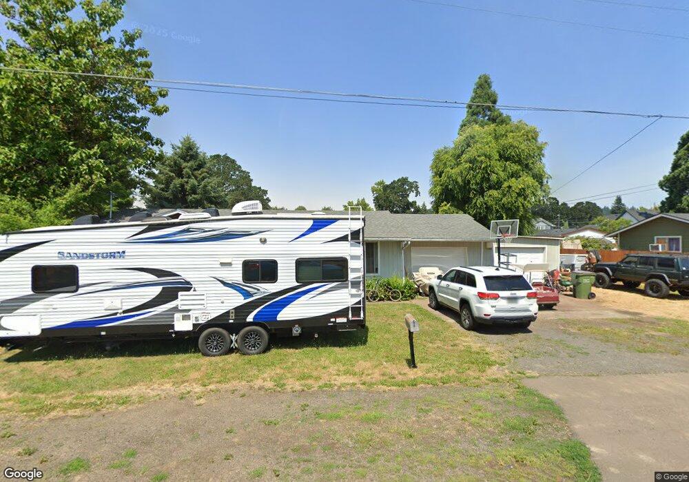 1092 SE Cedar St, Dundee, OR 97115 - photo 1
