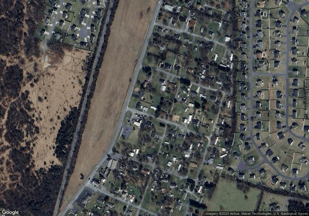 51 Commonwealth Ave, Bunker Hill, WV 25413 - photo 1