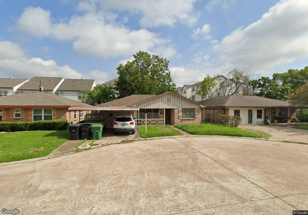136 E Whitney St, Houston, TX 77022 - photo 1