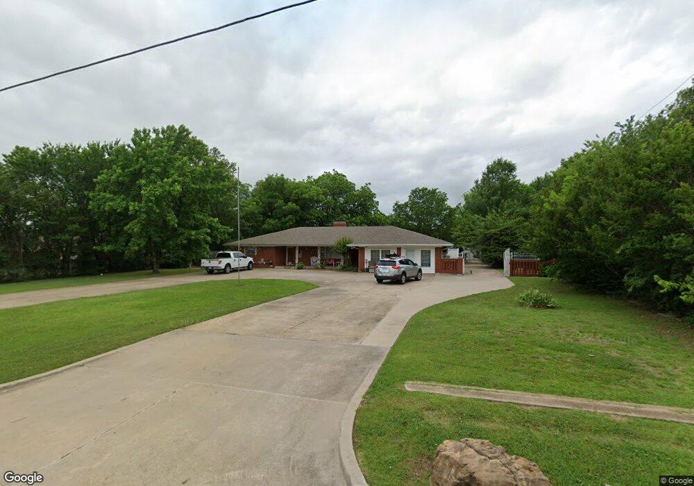 1025 N Rockford Place, Ardmore, OK 73401 - photo 1