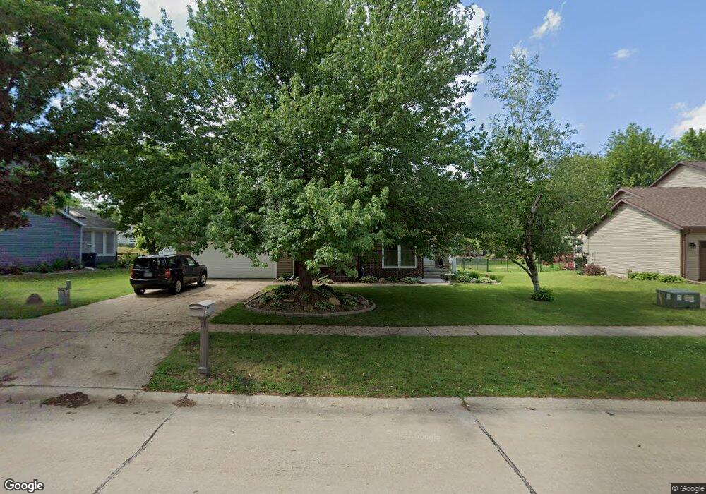 3621 Coppermill Rd NE, Cedar Rapids, IA 52402 - photo 1