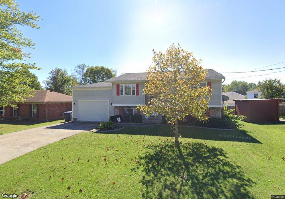 7002 Applegate Ln, Louisville, KY 40228 - photo 1