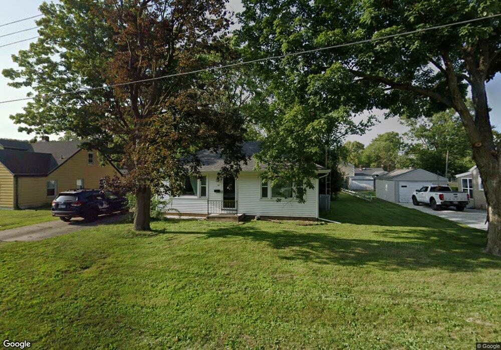 702 E Scott St, Tuscola, IL 61953 - photo 1