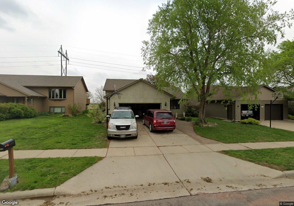 2604 S Avondale Ave, Sioux Falls, SD 57110 - photo 1
