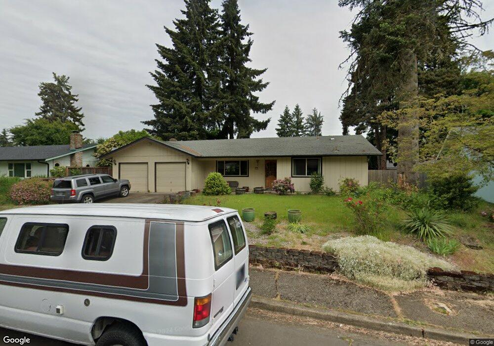 895 Travis Ave, Eugene, OR 97404 - photo 1