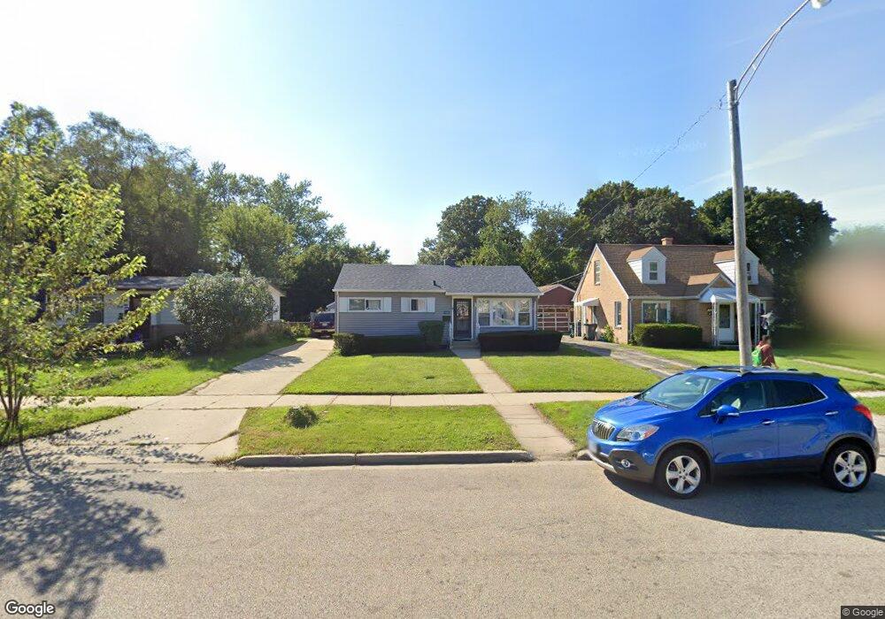 1060 N Berwick Blvd, Waukegan, IL 60085 - photo 1