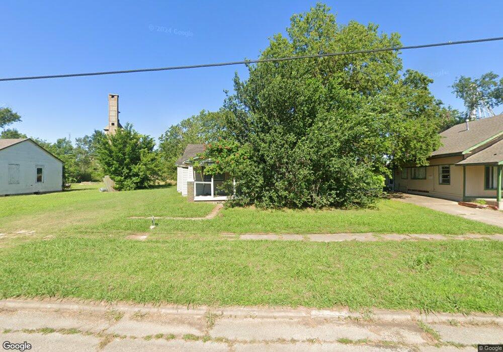 319 S Central Ave, Cushing, OK 74023 - photo 1