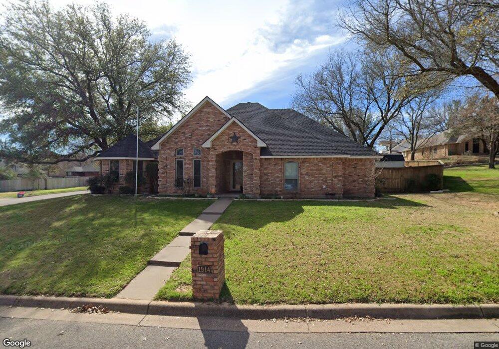 1914 Country Brook Dr, Weatherford, TX 76087 - photo 1