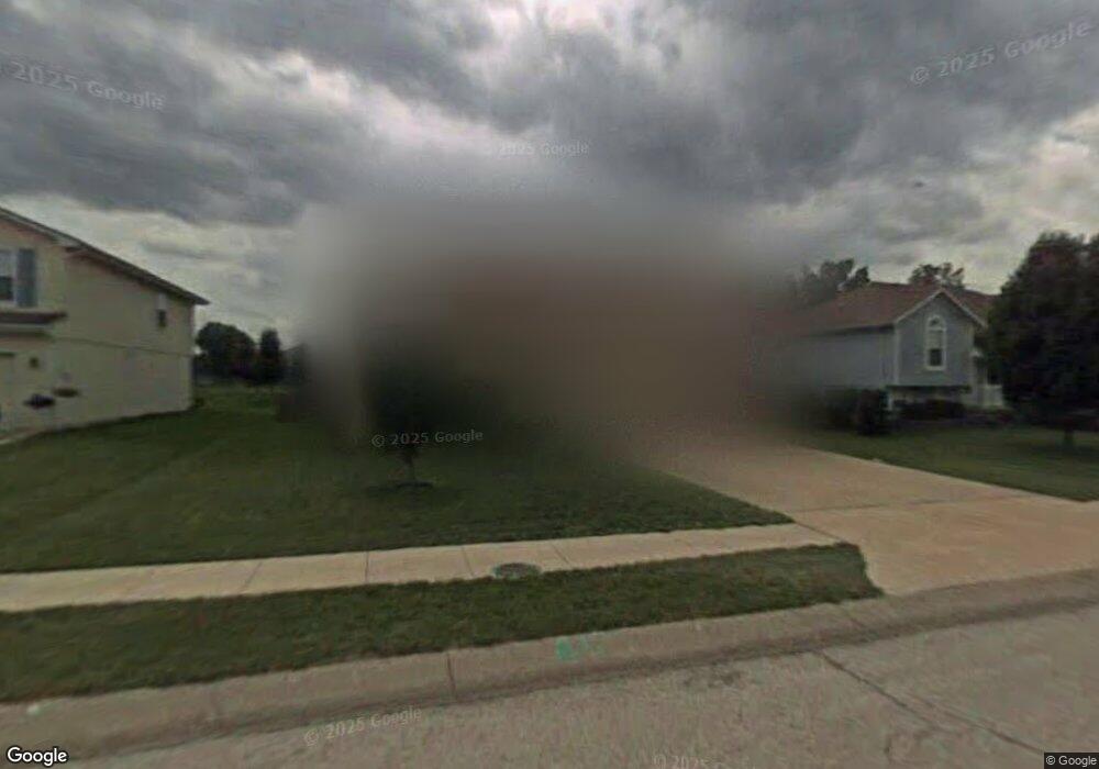 1607 Tyler Dr, Raymore, MO 64083 - photo 1