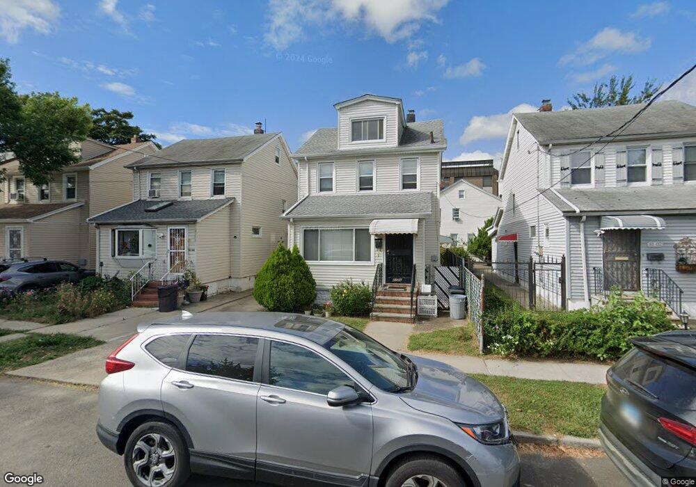 8106 164th Place, Jamaica, NY 11432 - photo 1