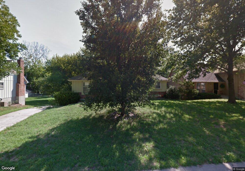 5727 Westgate St, Shawnee, KS 66216 - photo 1