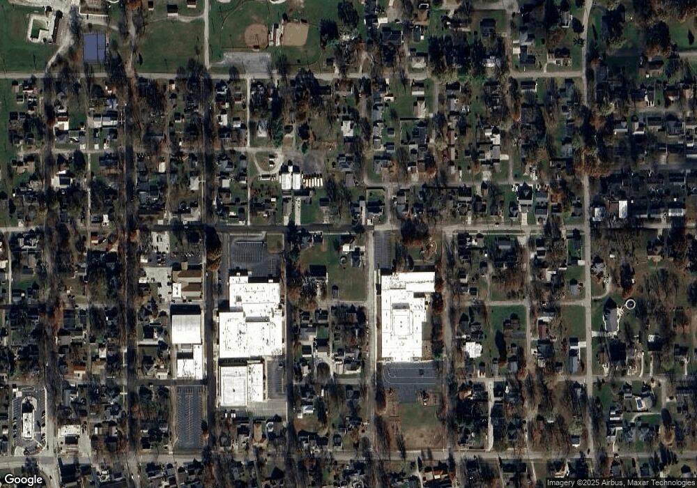 622 Railroad St, Covington, IN 47932 - photo 1