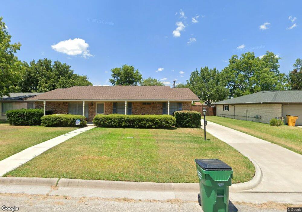 2005 Cypress St, Gainesville, TX 76240 - photo 1