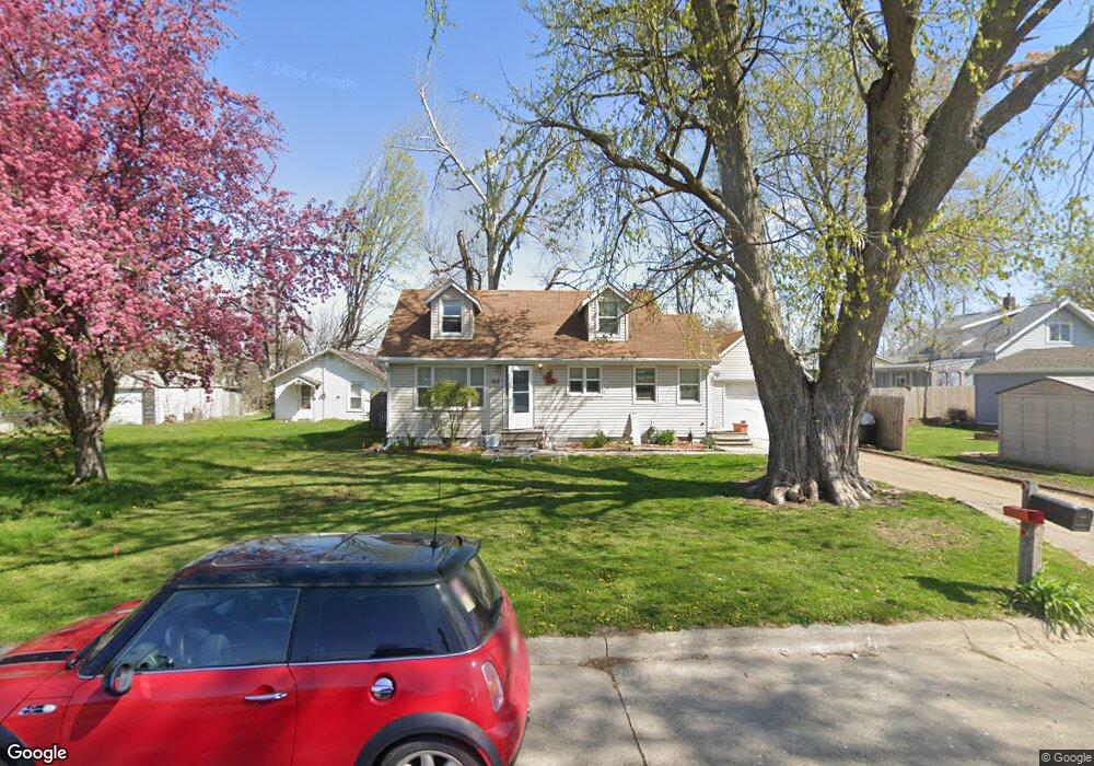 102 N 16th Ave W, Newton, IA 50208 - photo 1