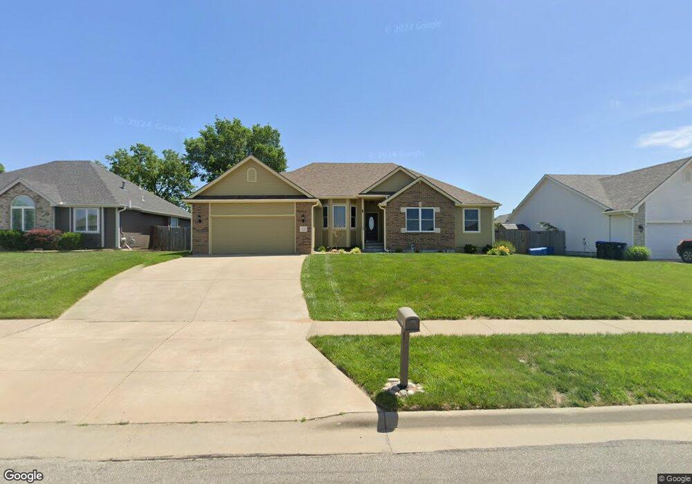 4232 SW Cambridge Ave, Topeka, KS 66610 - photo 1