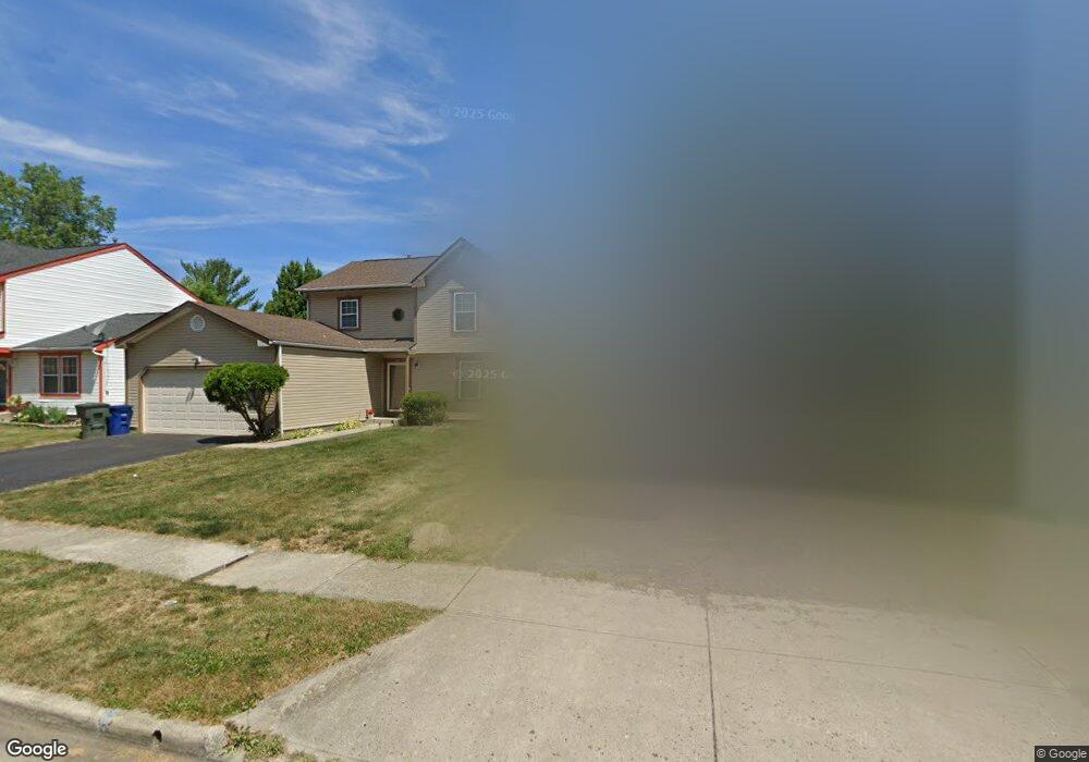 2422 Ottawa Dr, Columbus, OH 43229 - photo 1