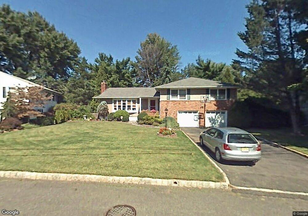 130 Mali Dr, North Plainfield, NJ 07062 - photo 1