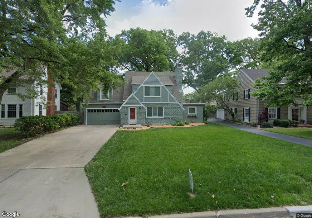 3120 SW Westover Rd, Topeka, KS 66604 - photo 1