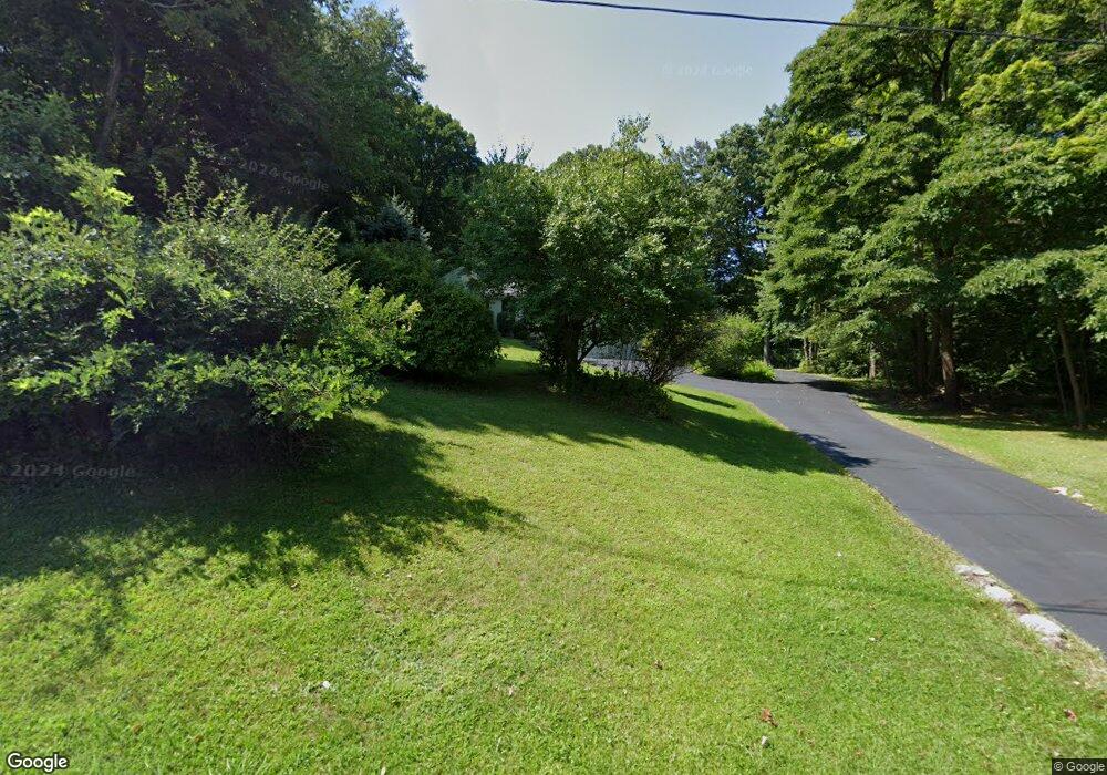 407 Buckhorn Dr, Belvidere, NJ 07823 - photo 1