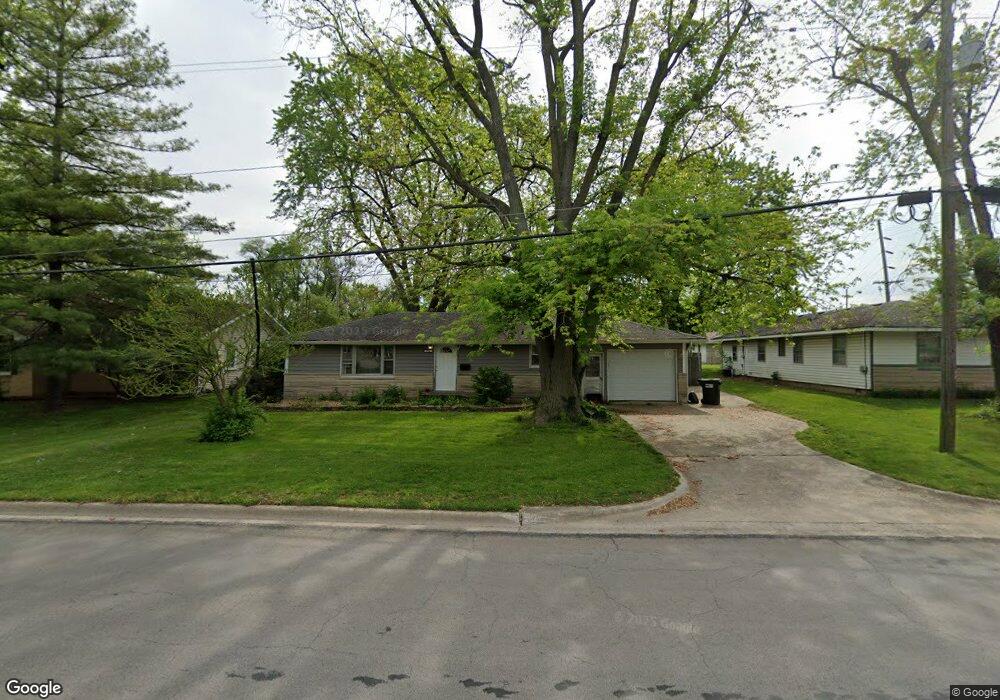 916 S 6th St, Mattoon, IL 61938 - photo 1