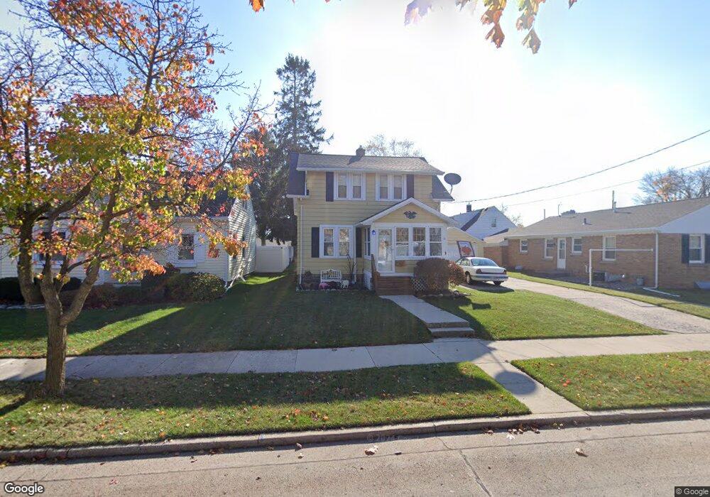 1621 29th St, Two Rivers, WI 54241 - photo 1