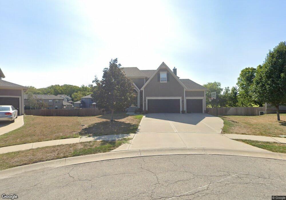 21067 Crestview St, Spring Hill, KS 66083 - photo 1