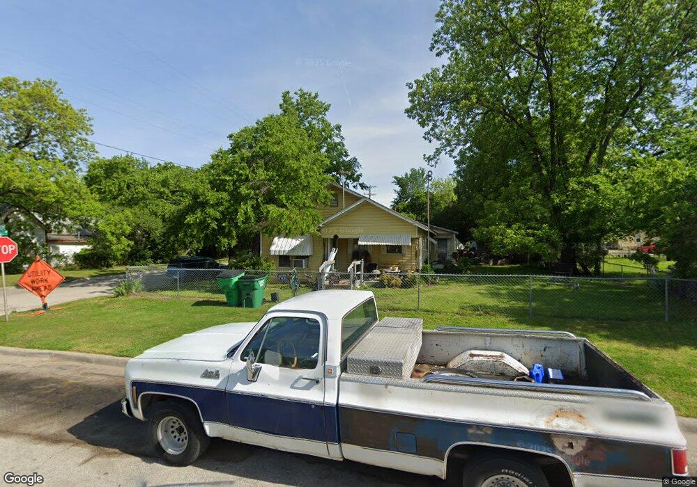 719 Potter St, Gainesville, TX 76240 - photo 1