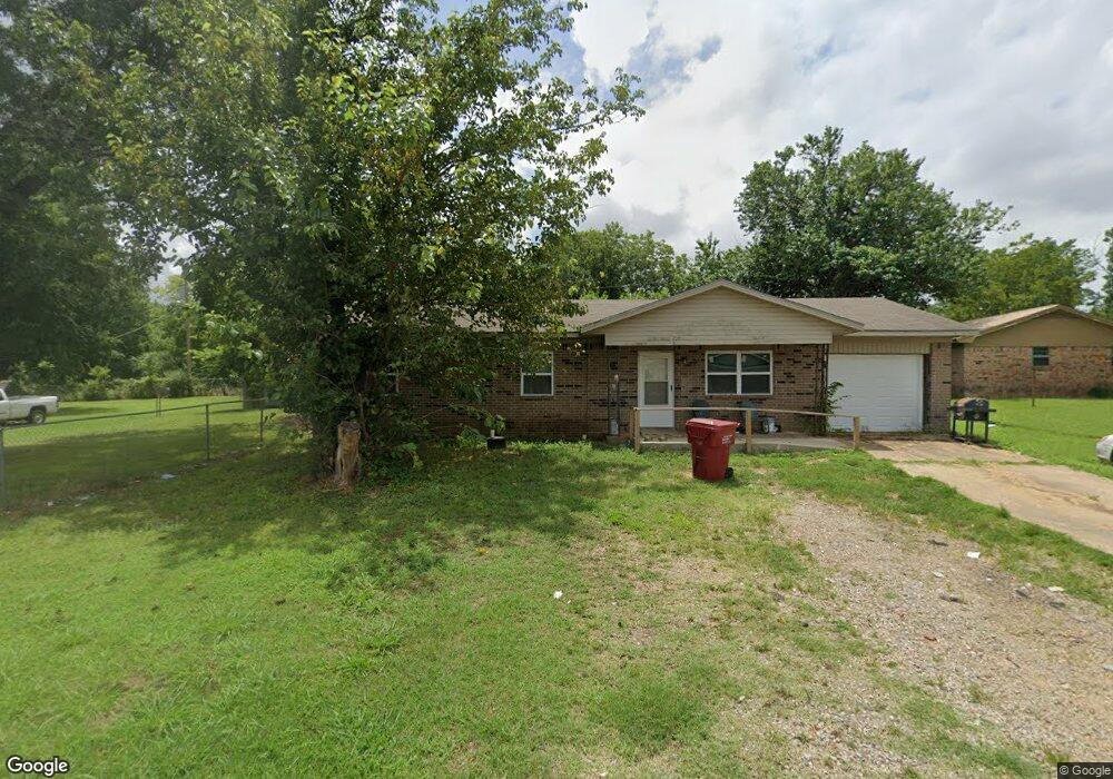 1206 E Burns St, Hugo, OK 74743 - photo 1