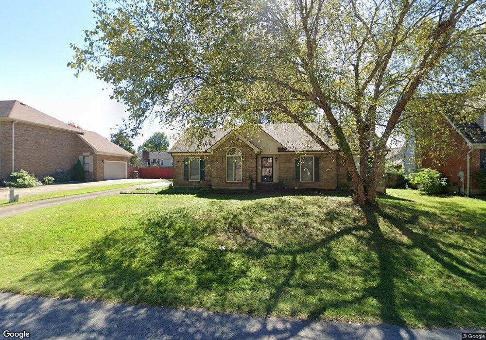 7510 Newton Dr, Louisville, KY 40228 - photo 1