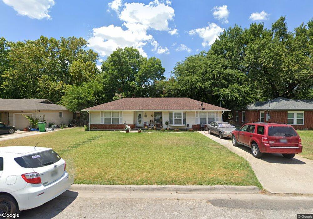 1111 N Howeth St, Gainesville, TX 76240 - photo 1