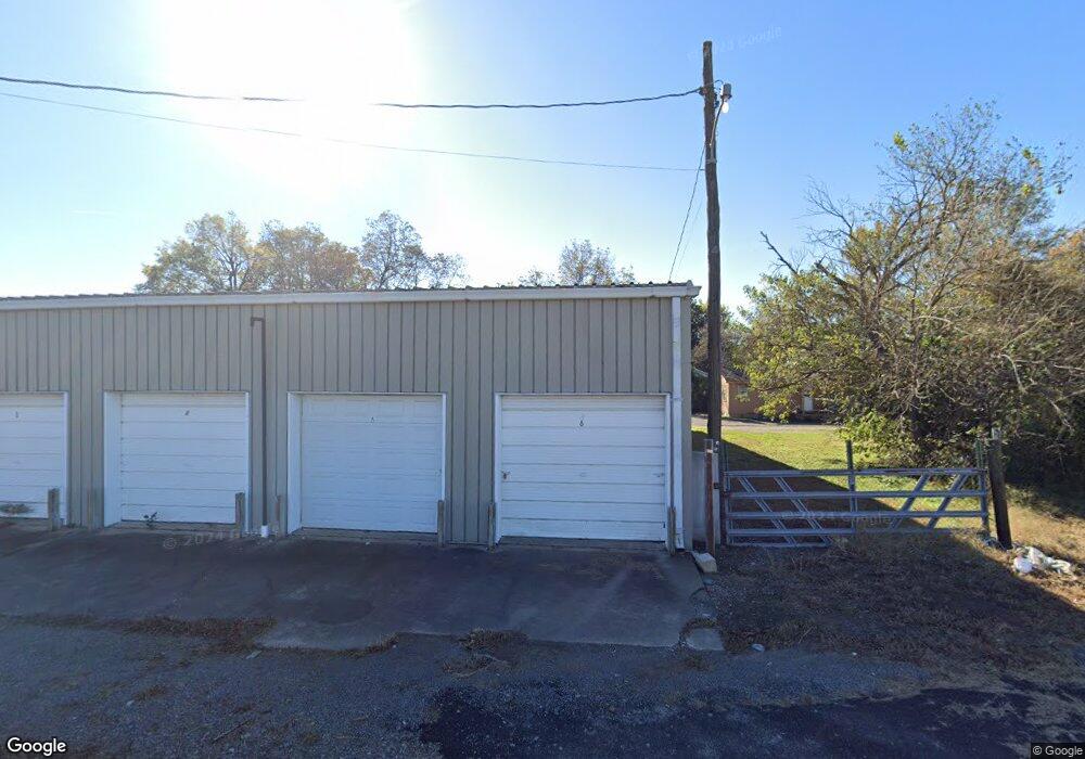 206 S Maple St, Stuttgart, AR 72160 - photo 1