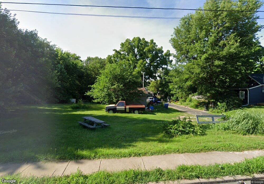 1417 W 12th St, Davenport, IA 52804 - photo 1